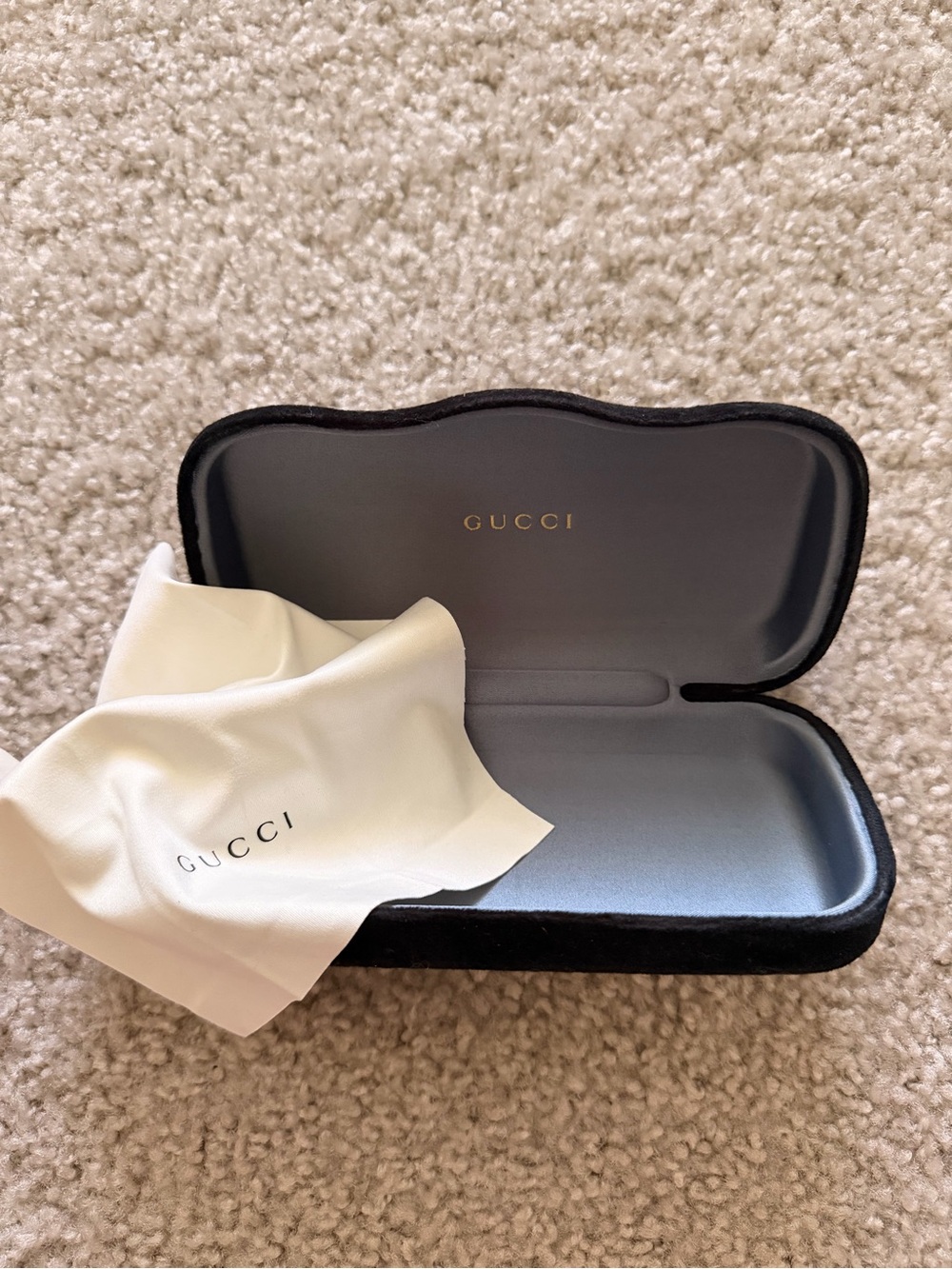 Gucci Black Eyewear Case with Cream Cleaning Cloth
